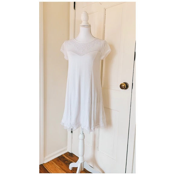 Francesca's Collections | White Short Sleeve Dress - Picture 2 of 8
